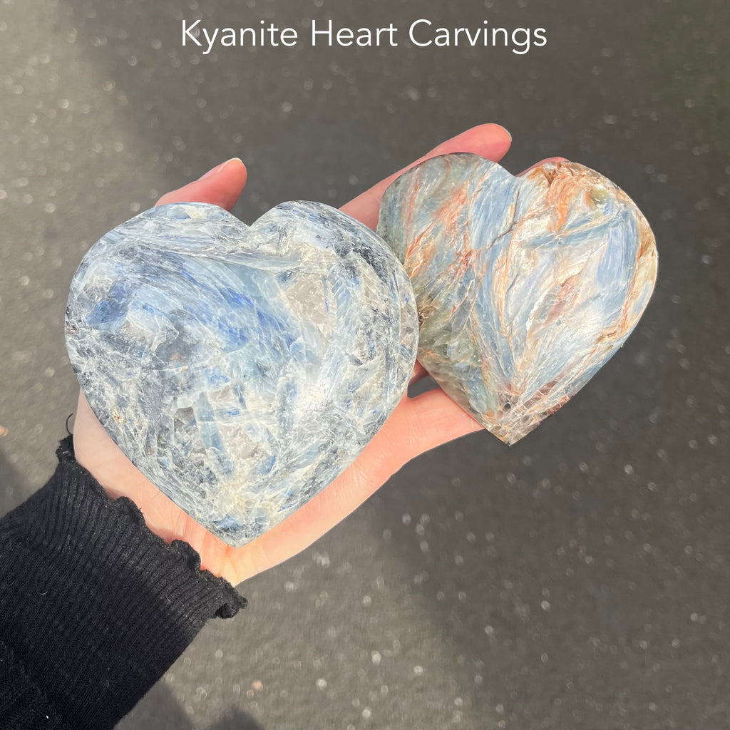 Kyanite | Heart Carving | Meditation & healing | Crystal Heart Melbourne Australia since 1986