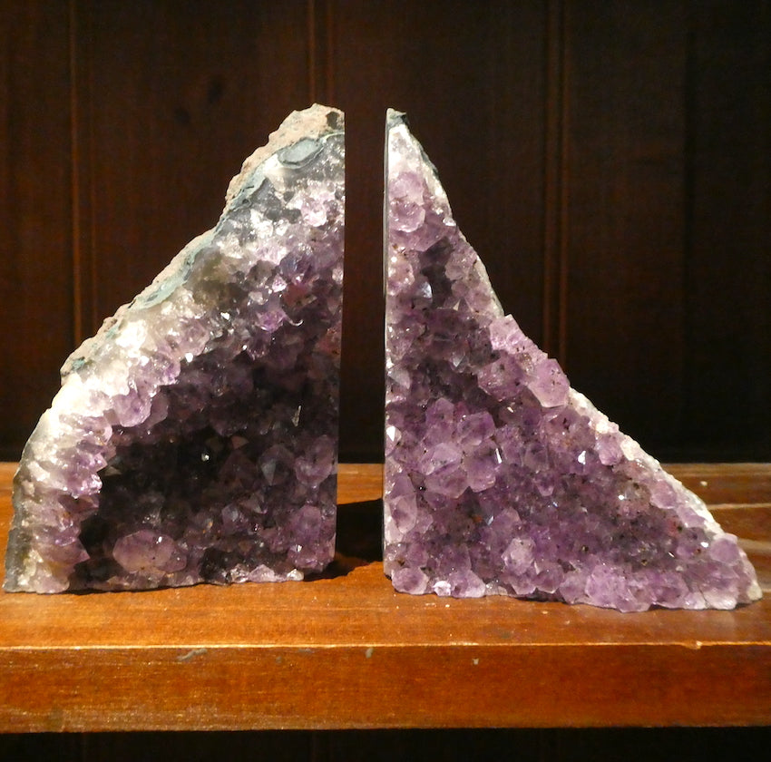 Amethyst A Grade Standing Point with online Phantom lines