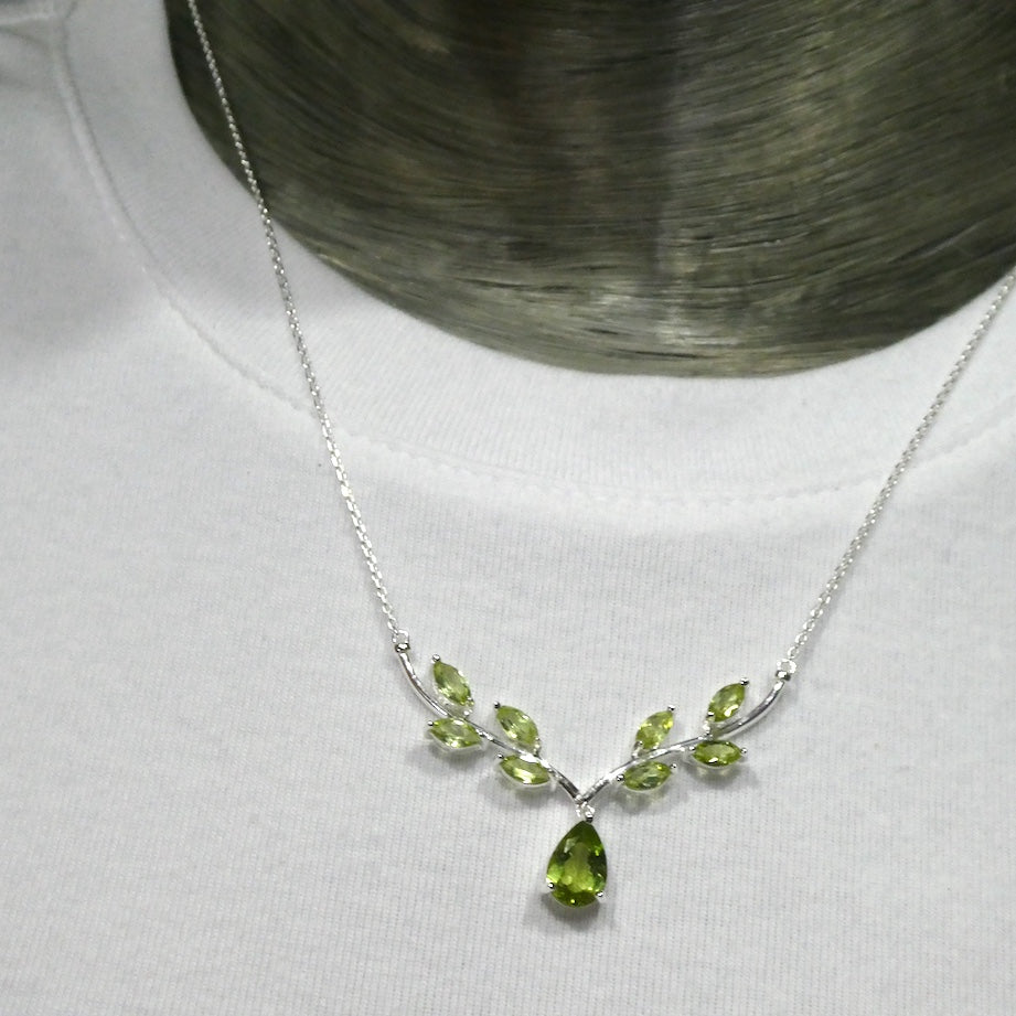 Peridot Necklacl |A Grade Faceted Stones | 925 Sterling Silver | Nature Theme | Dainty Setting | Genuine Gemstones from Crystal Heart Melbourne Est 1986