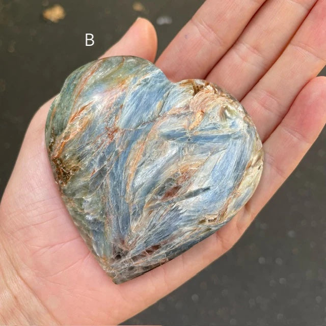 Kyanite | Heart Carving | Meditation & healing | Crystal Heart Melbourne Australia since 1986